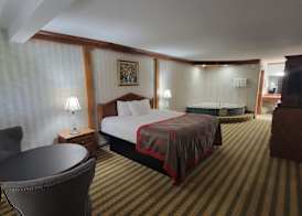 Ramada by Wyndham Saginaw Hotel & Suites 5