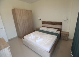 Golden Hotel 5