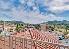 Holiday Inn Express & Suites LAKE ELSINORE by IHG 3