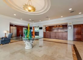 Quality Inn Monterrey La Fe 4