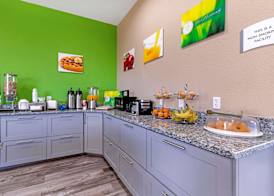Quality Inn & Suites Elgin 2