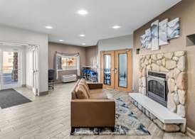 Days Inn & Suites by Wyndham Castle Rock 2