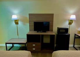 Econo Lodge Willowbrook 4