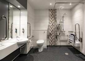 Premier Inn Manchester Central 5