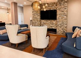 La Quinta Inn & Suites by Wyndham Tracy 4