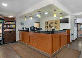 Comfort Inn & Suites Kansas City - Northeast 2