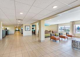 La Quinta Inn & Suites By Wyndham Mathis 4