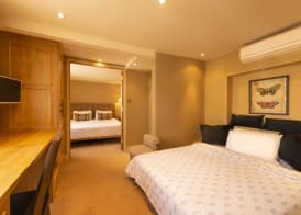 Fielding Hotel 3