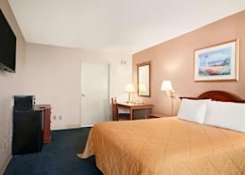Travelodge by Wyndham Bakersfield 4