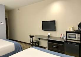Microtel Inn and Suites Elkhart 5