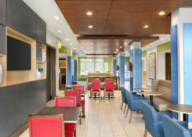 Holiday Inn Express & Suites SALISBURY by IHG 2