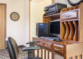 Super 8 by Wyndham Dodgeville 5