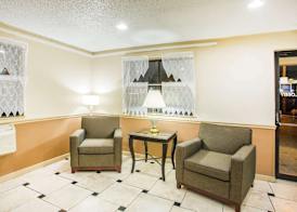Super 8 by Wyndham Harrisonburg 3