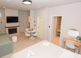 Talos Hotel Apartments 5