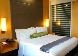 The Waterfront Hotel Kuching 5