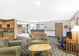 Super 8 by Wyndham Dodgeville 2