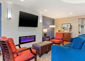 Comfort Inn & Suites Near Ontario Airport 2
