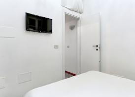 Charming Bright Colosseum apartment 5