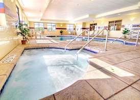 Hampton Inn & Suites West Bend 5