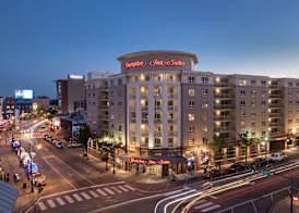 Hampton Inn & Suites Memphis-Beale Street 2