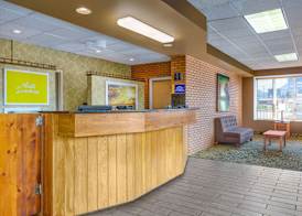 Days Inn by Wyndham Breezewood 2