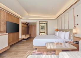 Slohh by Roach Bengaluru, Curio Collection by Hilton 4