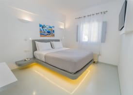 Central Fira Suites 5