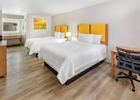 Days Inn & Suites by Wyndham Huntsville 5