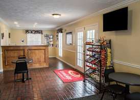Econo Lodge Crystal Coast 2