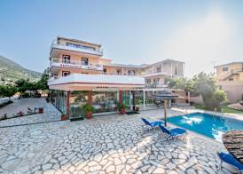 Kalias Hotel 5