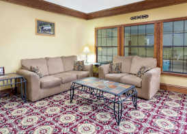 Super 8 by Wyndham Freeport 2