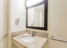 Days Inn by Wyndham Camp Springs Andrews AFB 3