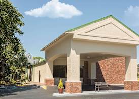 Days Inn by Wyndham Mount Pleasant 4