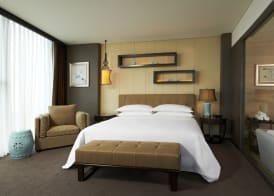 Sheraton Shanghai Waigaoqiao Hotel 5