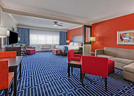 Holiday Inn Express & Suites HOUSTON EAST by IHG 4