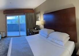 Medallion Inn and Suites 5