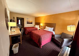 Days Inn by Wyndham Seymour 5