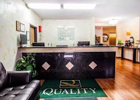 Quality Inn & Suites Champaign North - Urbana 3