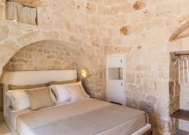 Borgo Canonica 4