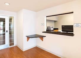 WoodSpring Suites Evansville 3