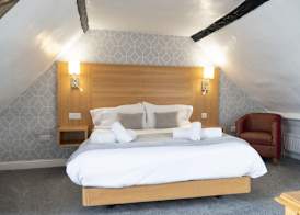 The Red Lion Hotel 4