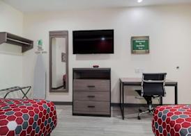 Regency Inn & Suites Humble FM1960 - IAH Airport 4