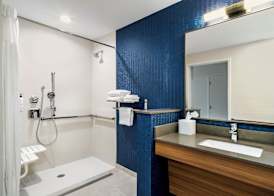 Fairfield Inn & Suites Hanford 4