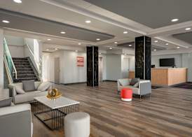 Ramada by Wyndham West Edmonton Hotel & Suites 3