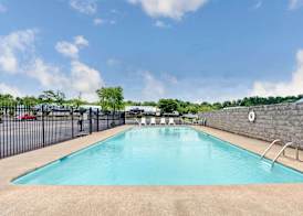 Days Inn by Wyndham Joelton/Nashville 4