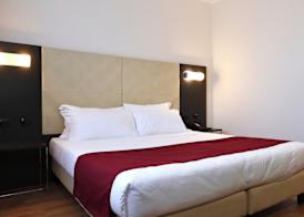 Raya Hotel 4