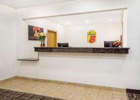 Super 8 by Wyndham Cedar Falls 2