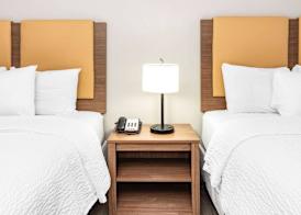 Days Inn & Suites by Wyndham Huntsville 4