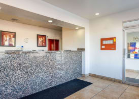 Econo Lodge Phoenix North I-17 3