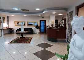 Blue Hotel 3